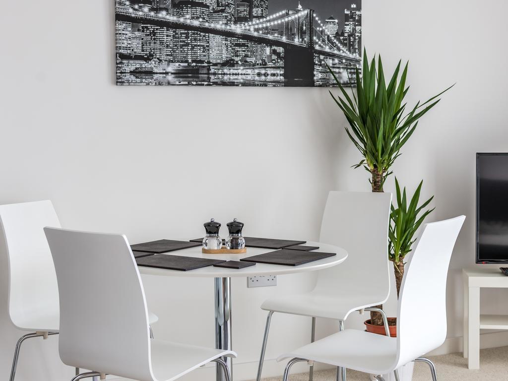 City View Apartment Бедфорд Екстериор снимка