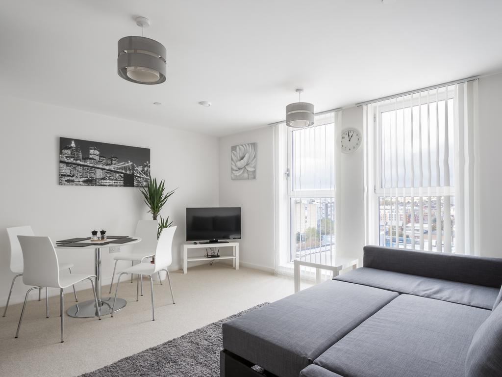 City View Apartment Бедфорд Екстериор снимка