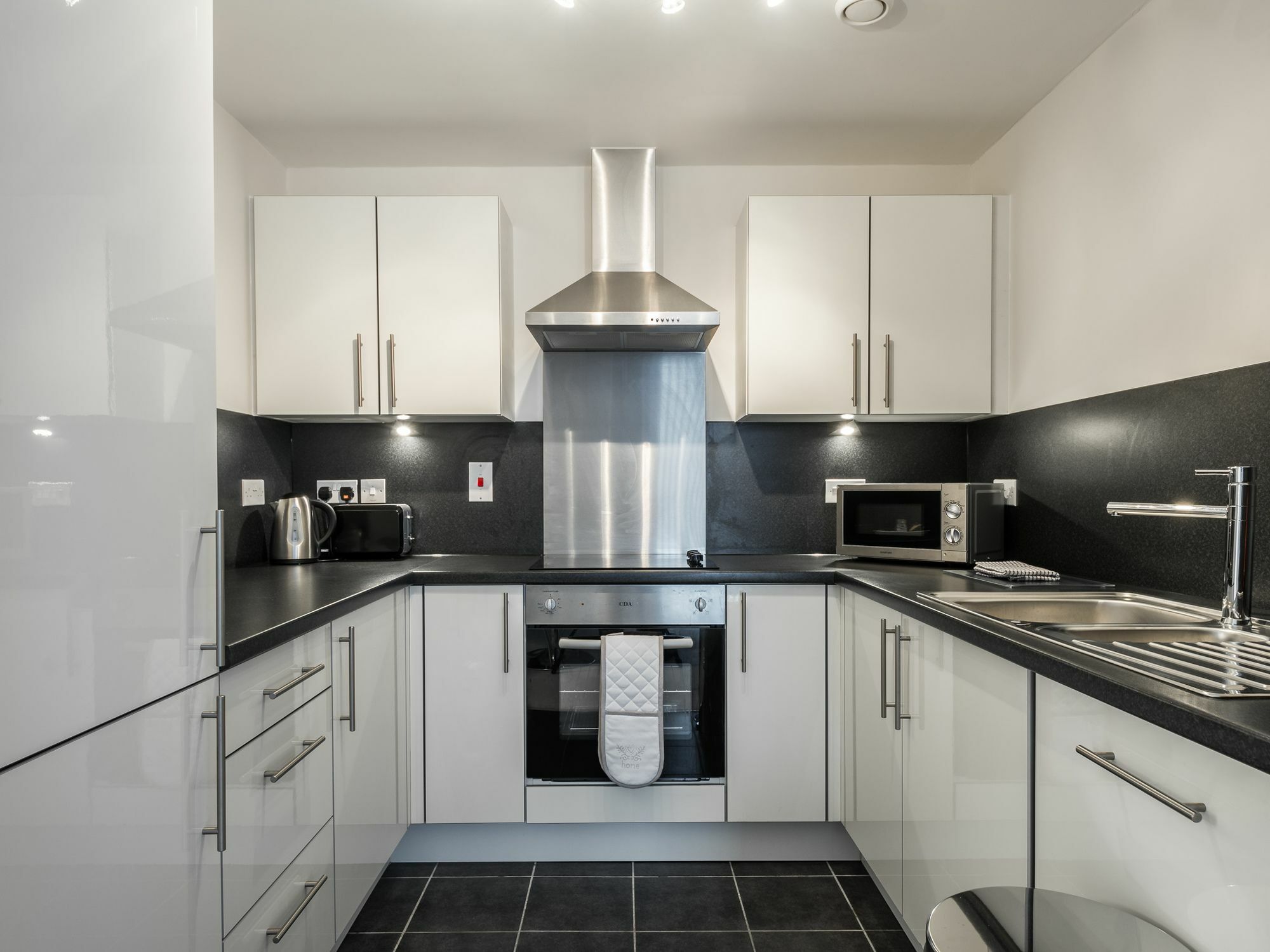 City View Apartment Бедфорд Екстериор снимка