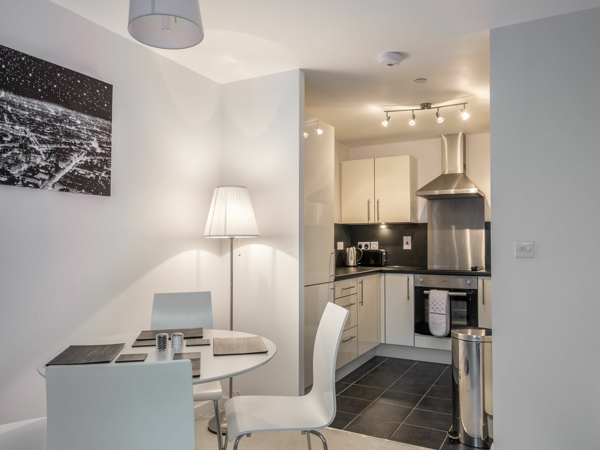 City View Apartment Бедфорд Екстериор снимка